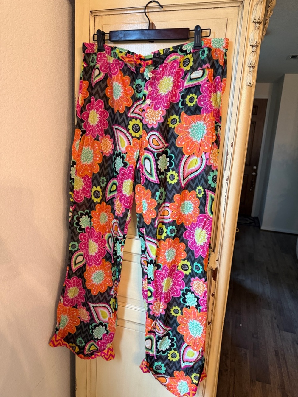 Vera Bradley Black Multi Floral Lounge Pants